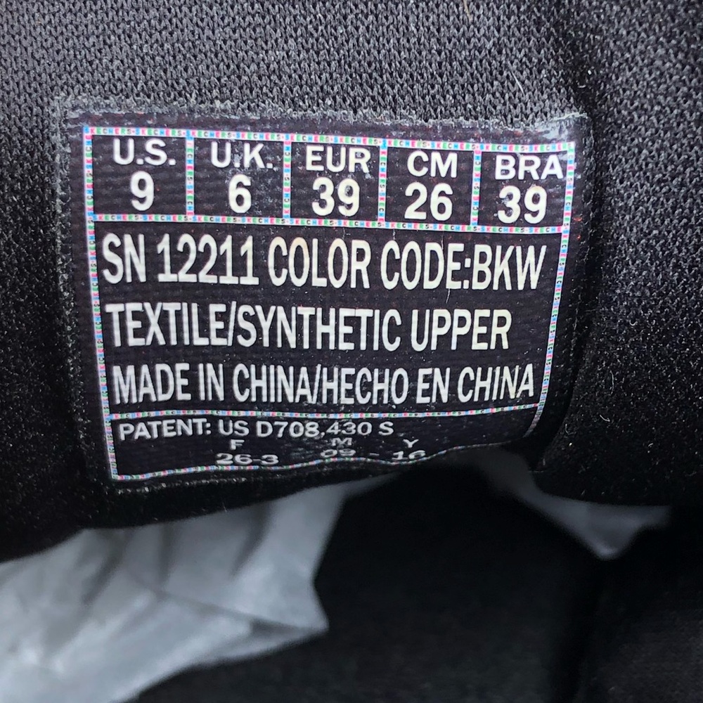 Sketchers womens size 9 black athletic shoes. - Picture 9 of 9
